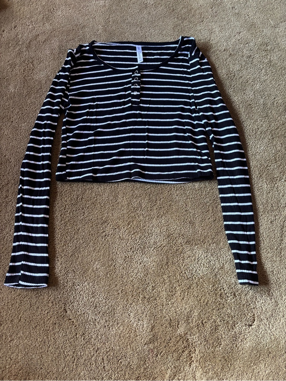 Striped Long-Sleeve Cropped Top - Black & White